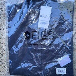 T1. NWT FIGS BN WOMEN FIGS PRIDE RAFAELA SCRUB TOP SIZE XXS CHARCOAL